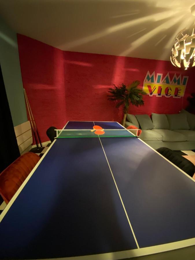 Capsule Miami Vice - Jacuzzi - Billard - Ecran Cinema & Netflix - Ping-Pong - Nintendo & Jeux- Lievin Bagian luar foto
