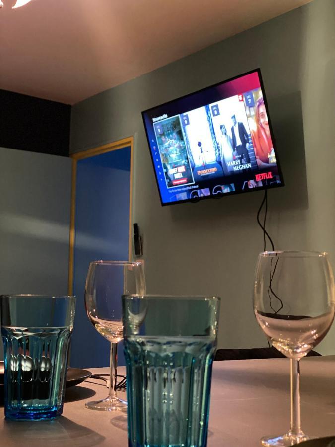 Capsule Miami Vice - Jacuzzi - Billard - Ecran Cinema & Netflix - Ping-Pong - Nintendo & Jeux- Lievin Bagian luar foto