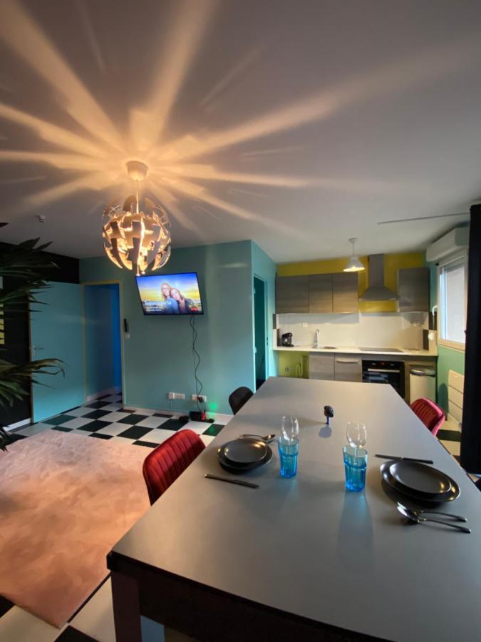 Capsule Miami Vice - Jacuzzi - Billard - Ecran Cinema & Netflix - Ping-Pong - Nintendo & Jeux- Lievin Bagian luar foto
