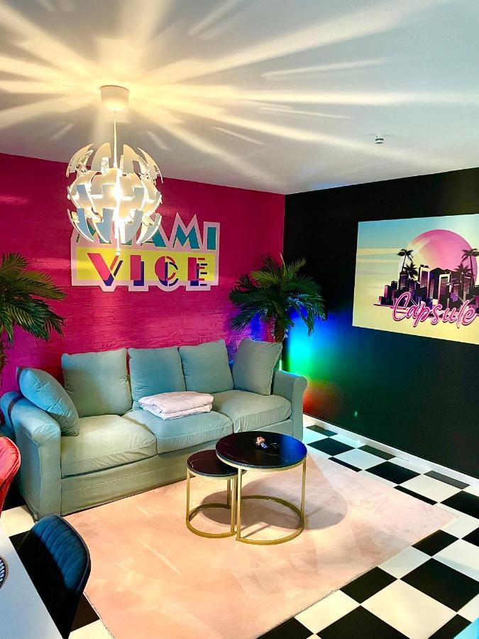 Capsule Miami Vice - Jacuzzi - Billard - Ecran Cinema & Netflix - Ping-Pong - Nintendo & Jeux- Lievin Bagian luar foto