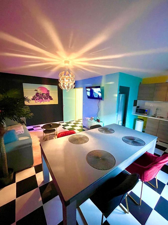 Capsule Miami Vice - Jacuzzi - Billard - Ecran Cinema & Netflix - Ping-Pong - Nintendo & Jeux- Lievin Bagian luar foto