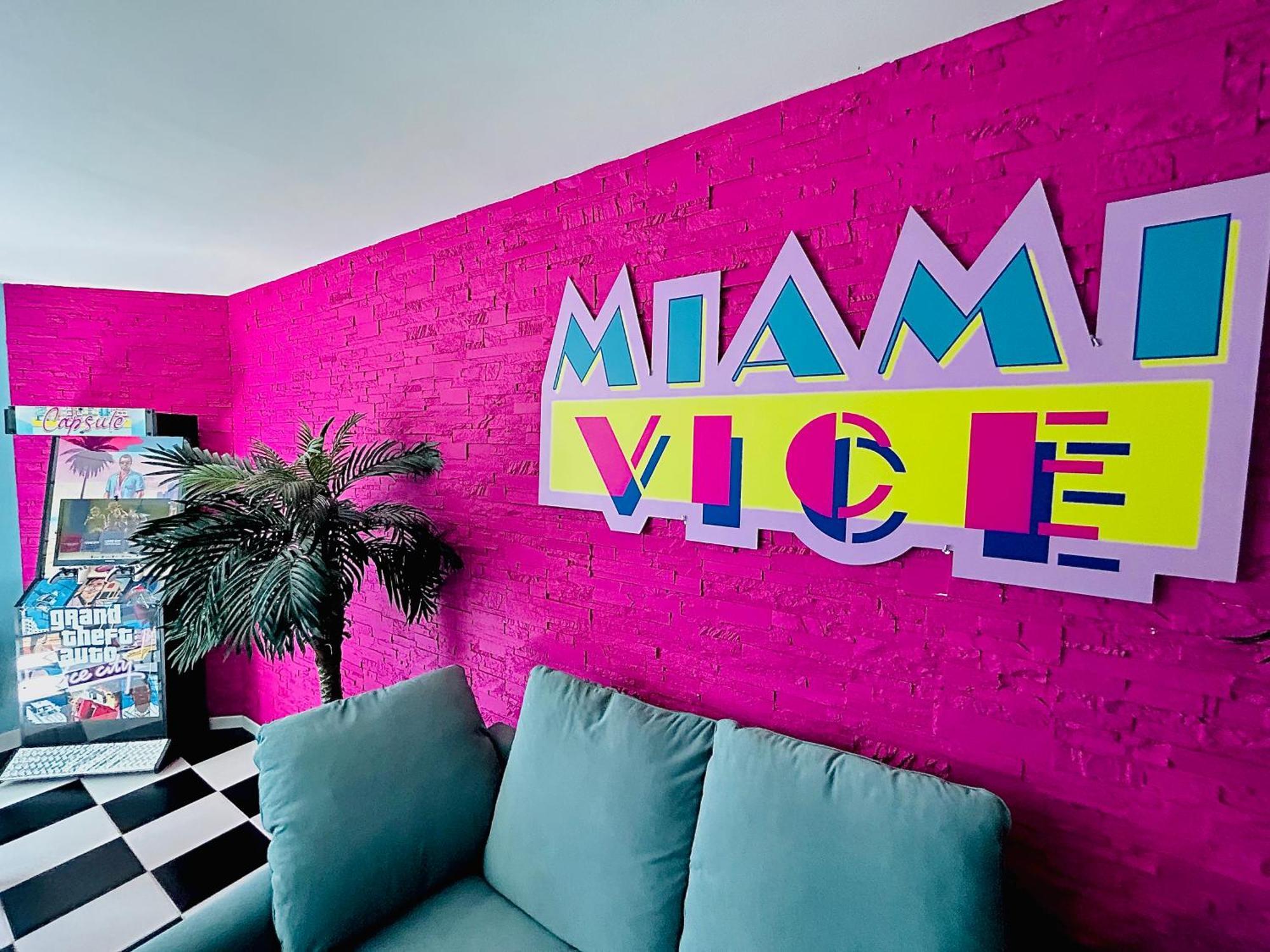 Capsule Miami Vice - Jacuzzi - Billard - Ecran Cinema & Netflix - Ping-Pong - Nintendo & Jeux- Lievin Bagian luar foto