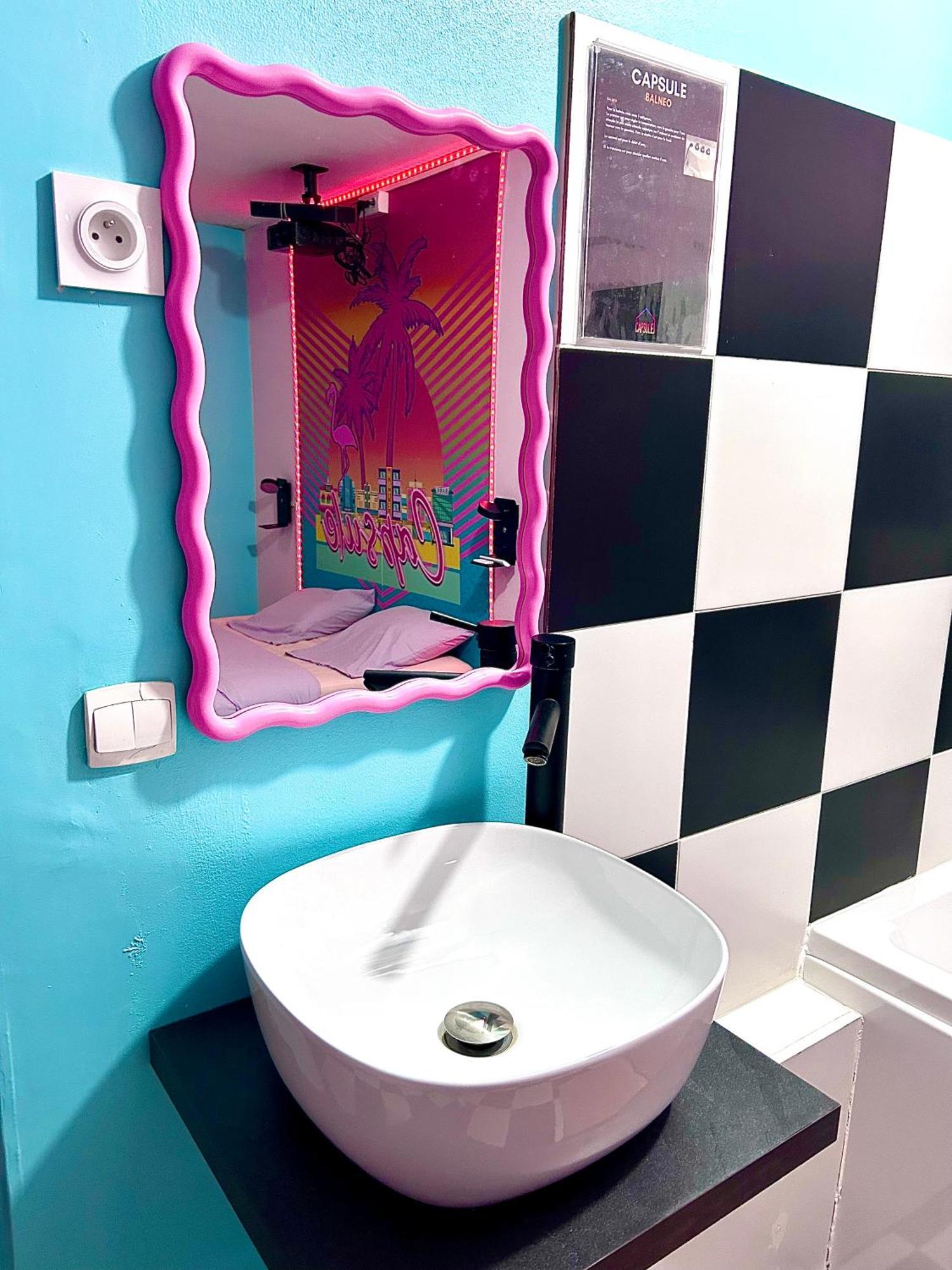 Capsule Miami Vice - Jacuzzi - Billard - Ecran Cinema & Netflix - Ping-Pong - Nintendo & Jeux- Lievin Bagian luar foto